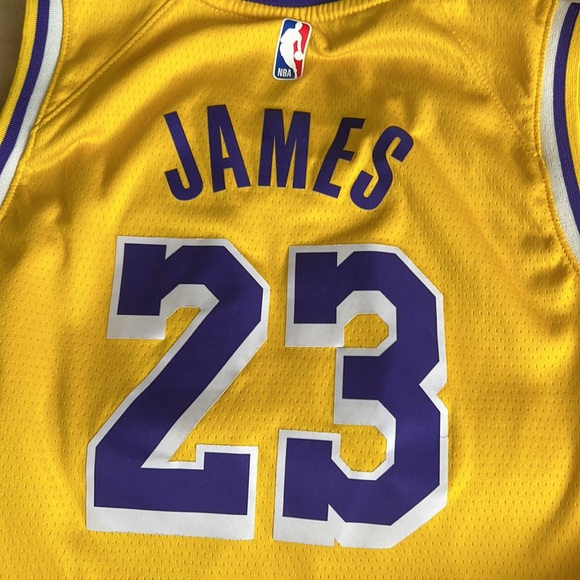Lebron James Lakers Jersey size Large -#23 - Picture 5 of 5